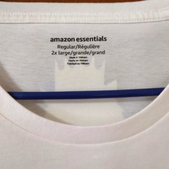 💥 CLOSET CLOSING SALE 💥 Amazon Essentials Men's Graphic Tshirt - Picture 5 of 5